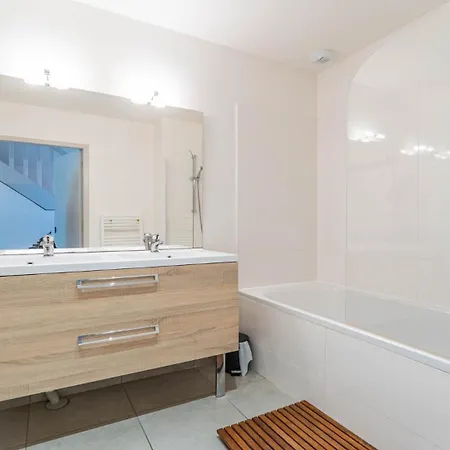 Maison Familial Avec Parking, Proche Et Nature Feriehus